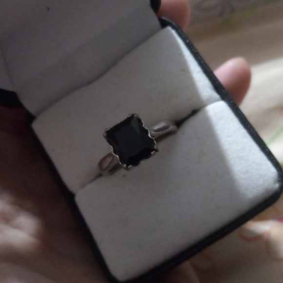 Size 7 black stone ring - Picture 6 of 7